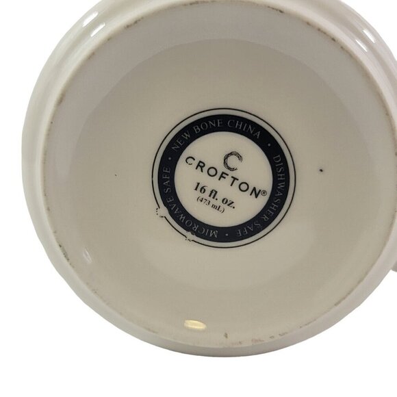 Crofton Mug WALKING THORUGH THE SNOW  Graphic 16 Oz Ceramic Coffee Tea Cup - NEW - Picture 4 of 15